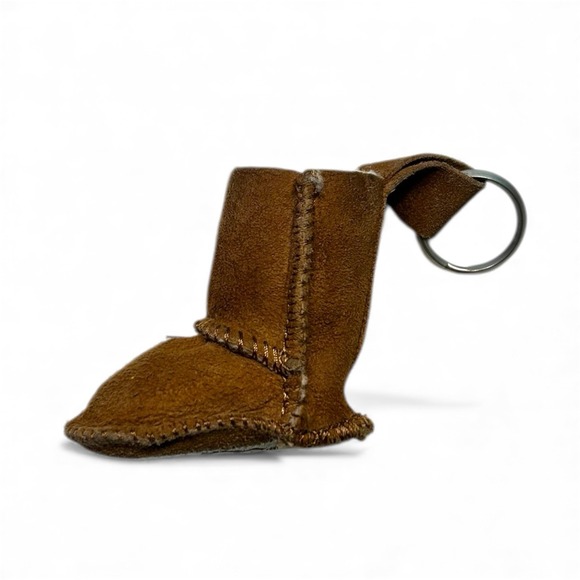 UGG Suede Leather Winter Boot Keychain Chestnut Shearling Sheepskin Keyring - Picture 4 of 5